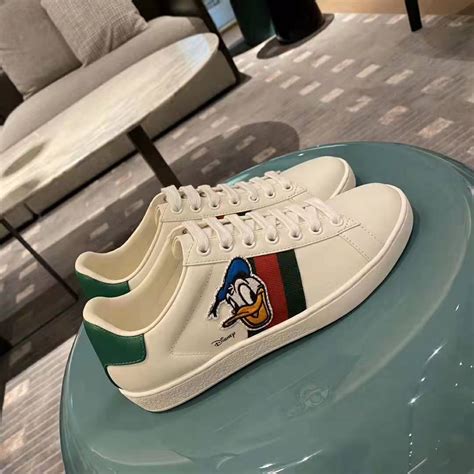 gucci disney shoes donald duck